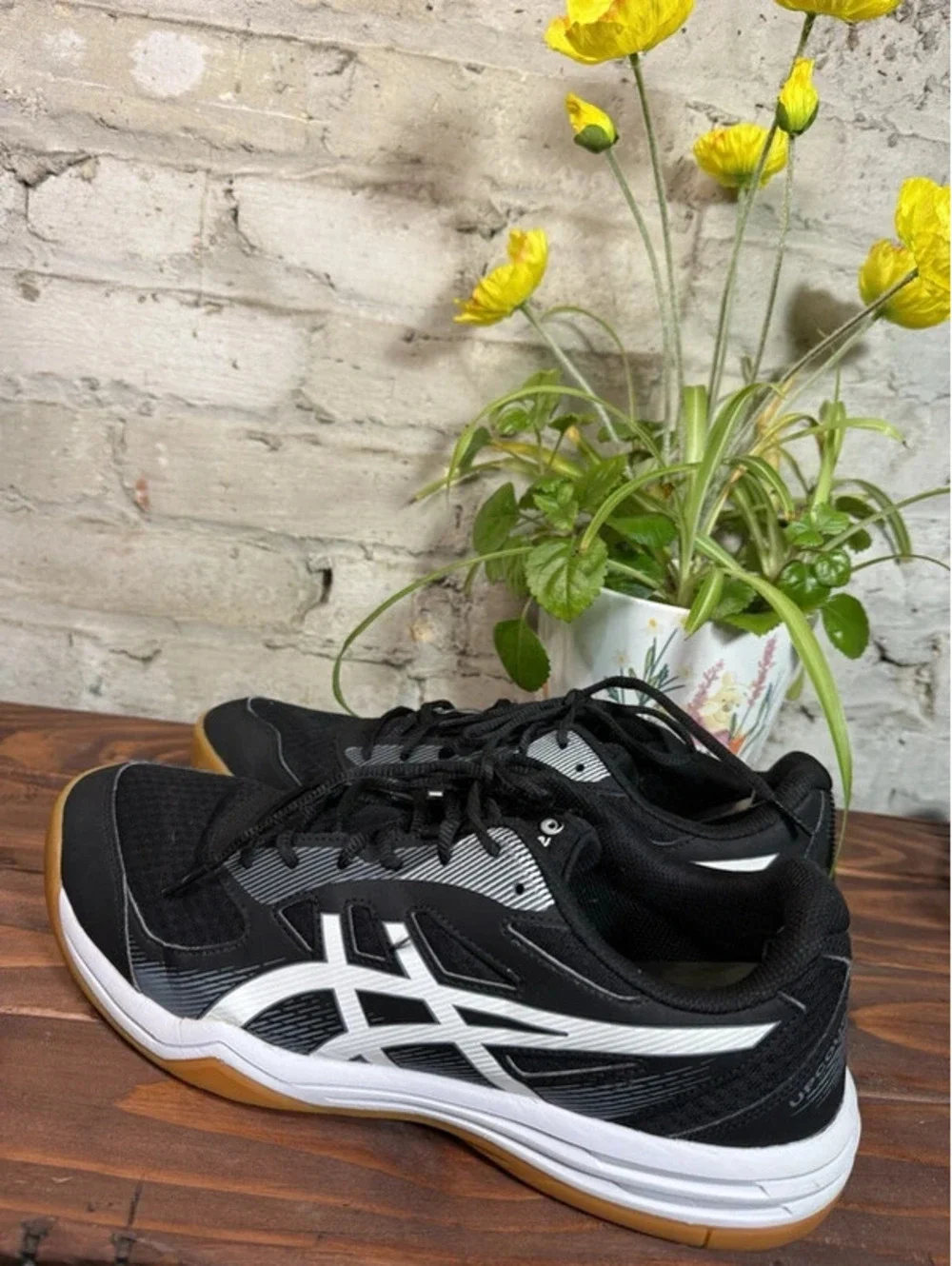 ASICS Upcourt 6 Black/White/Gum Solid Low Top Lace-Up Men's Rubber Sneakers
